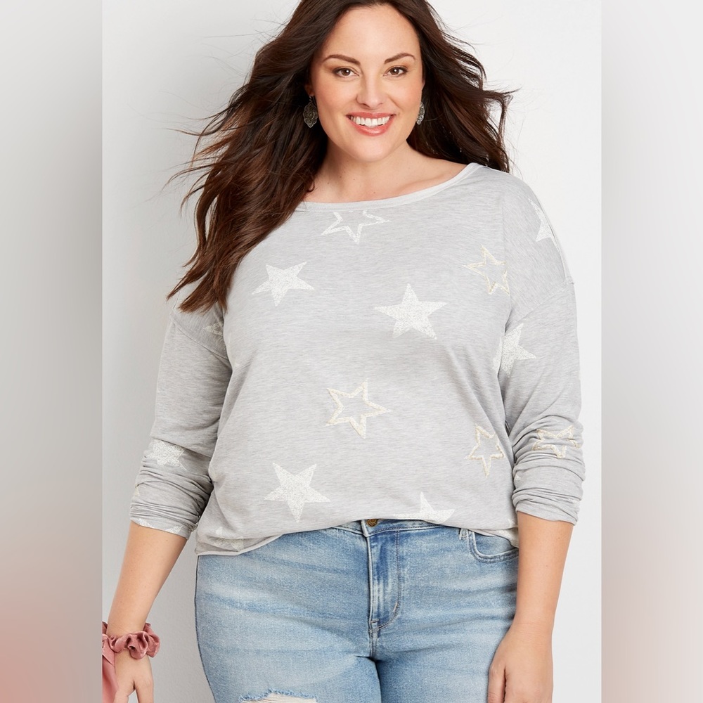 Maurices long sleeve gray star sweater. Crew neck relaxed fit. Raw hem